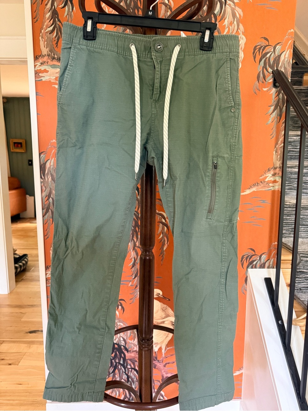 Vuori Olive Green Drawstring Cargo Joggers